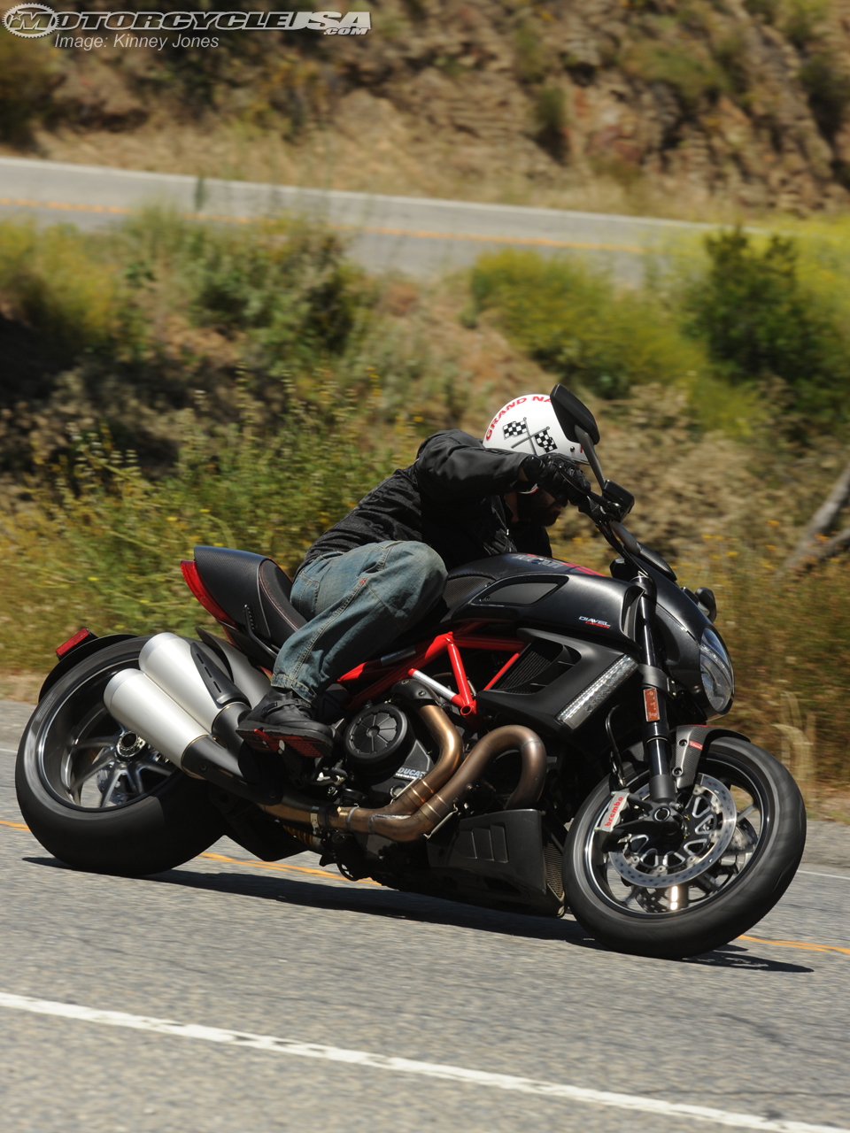 款杜卡迪Diavel摩托车图片2