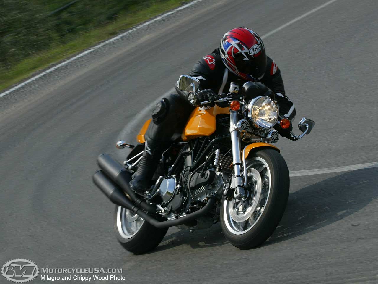 款杜卡迪Sport 1000摩托车图片2