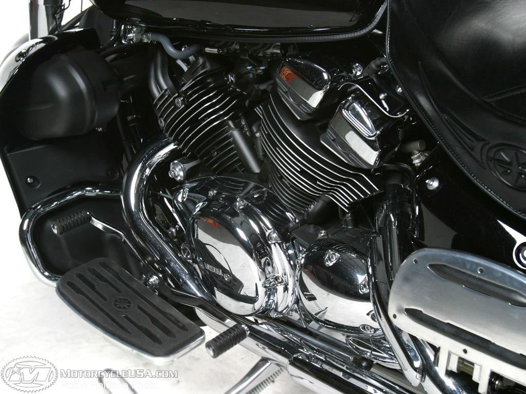 款雅马哈Royal Star 1300 Tour Deluxe摩托车图片2