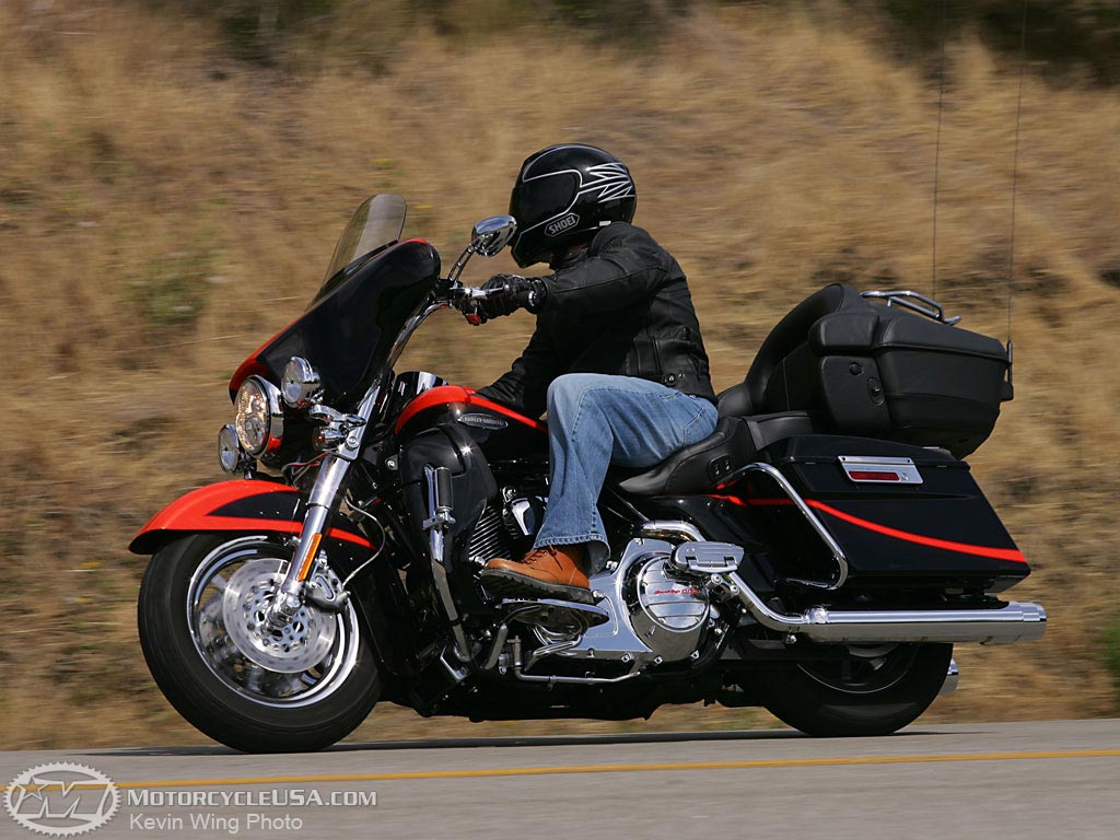 款哈雷戴维森Screamin Eagle Dyna - FXDSE摩托车图片1