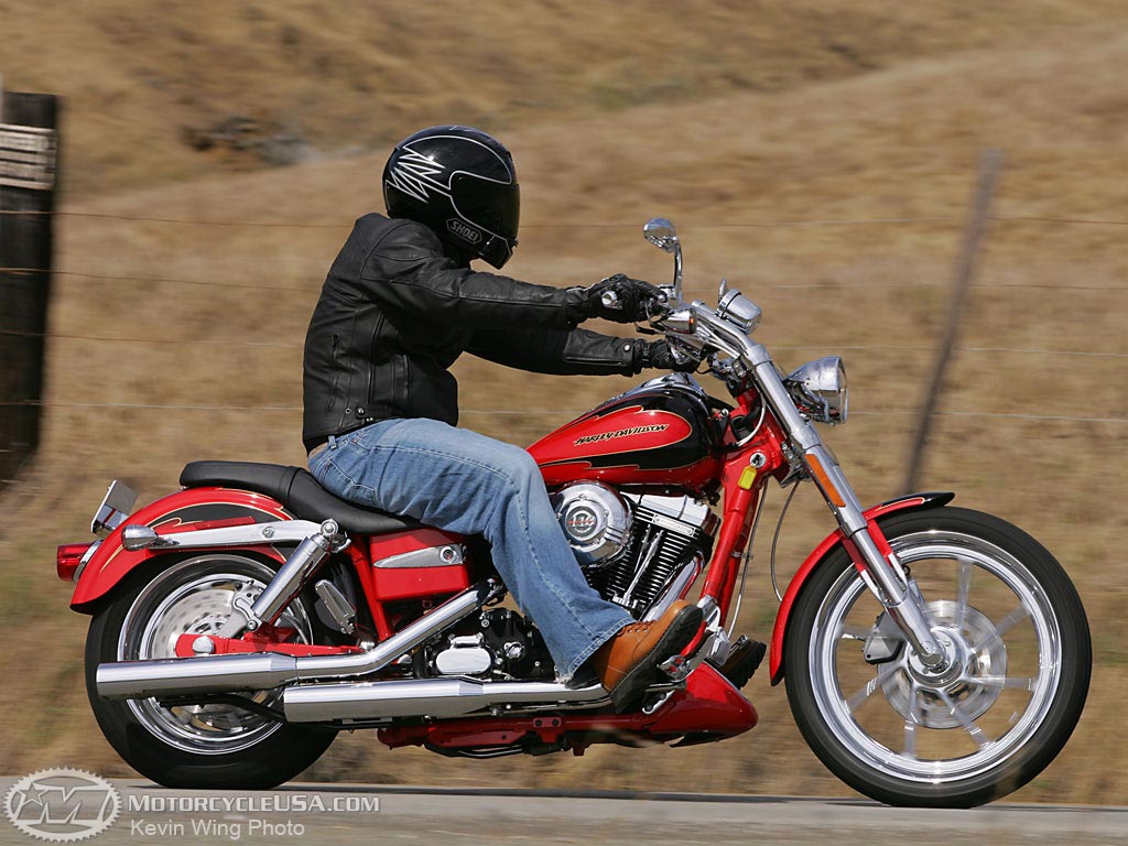 款哈雷戴维森Screamin Eagle Dyna - FXDSE摩托车图片2