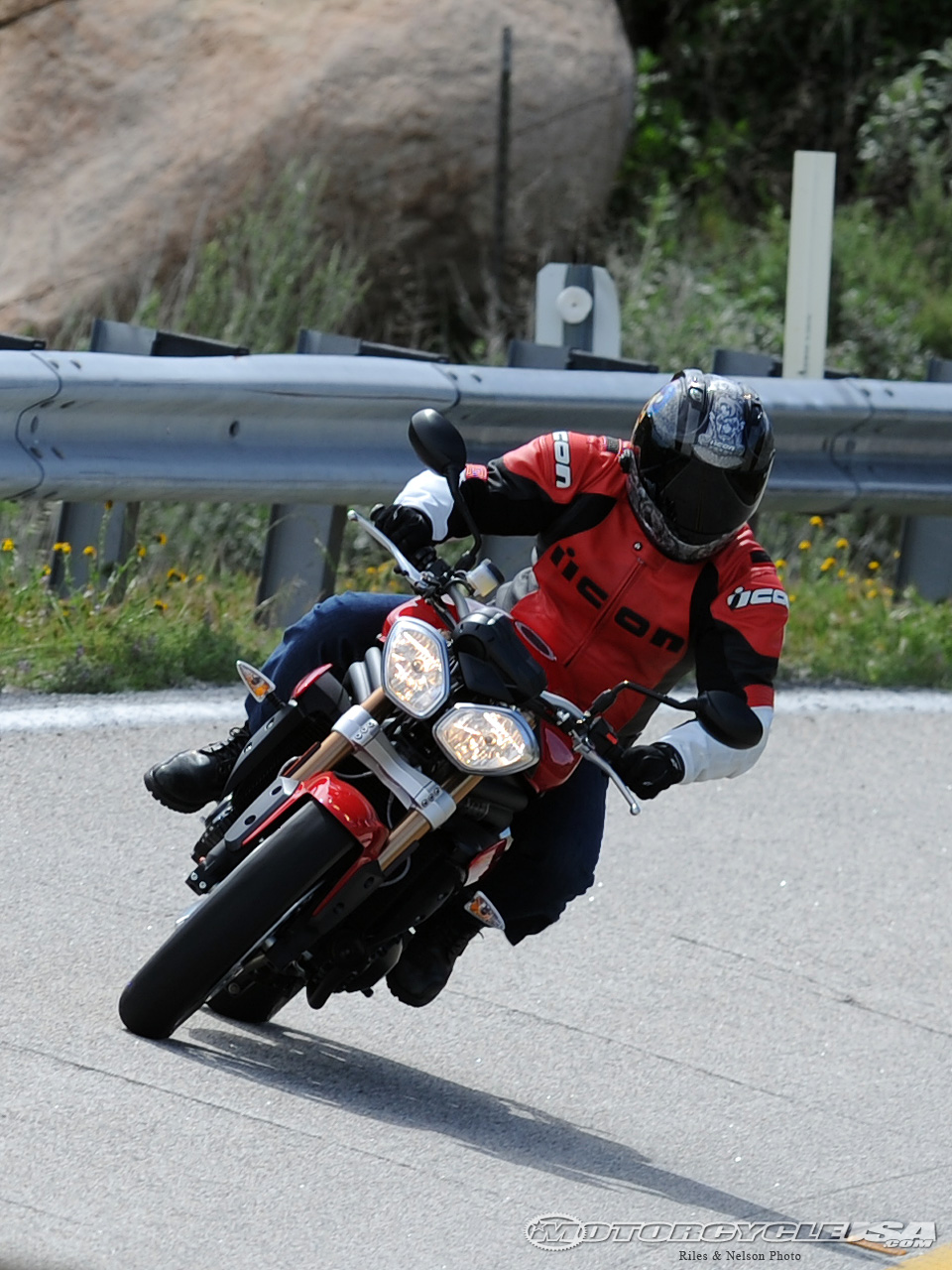 款凯旋Speed Triple摩托车图片1