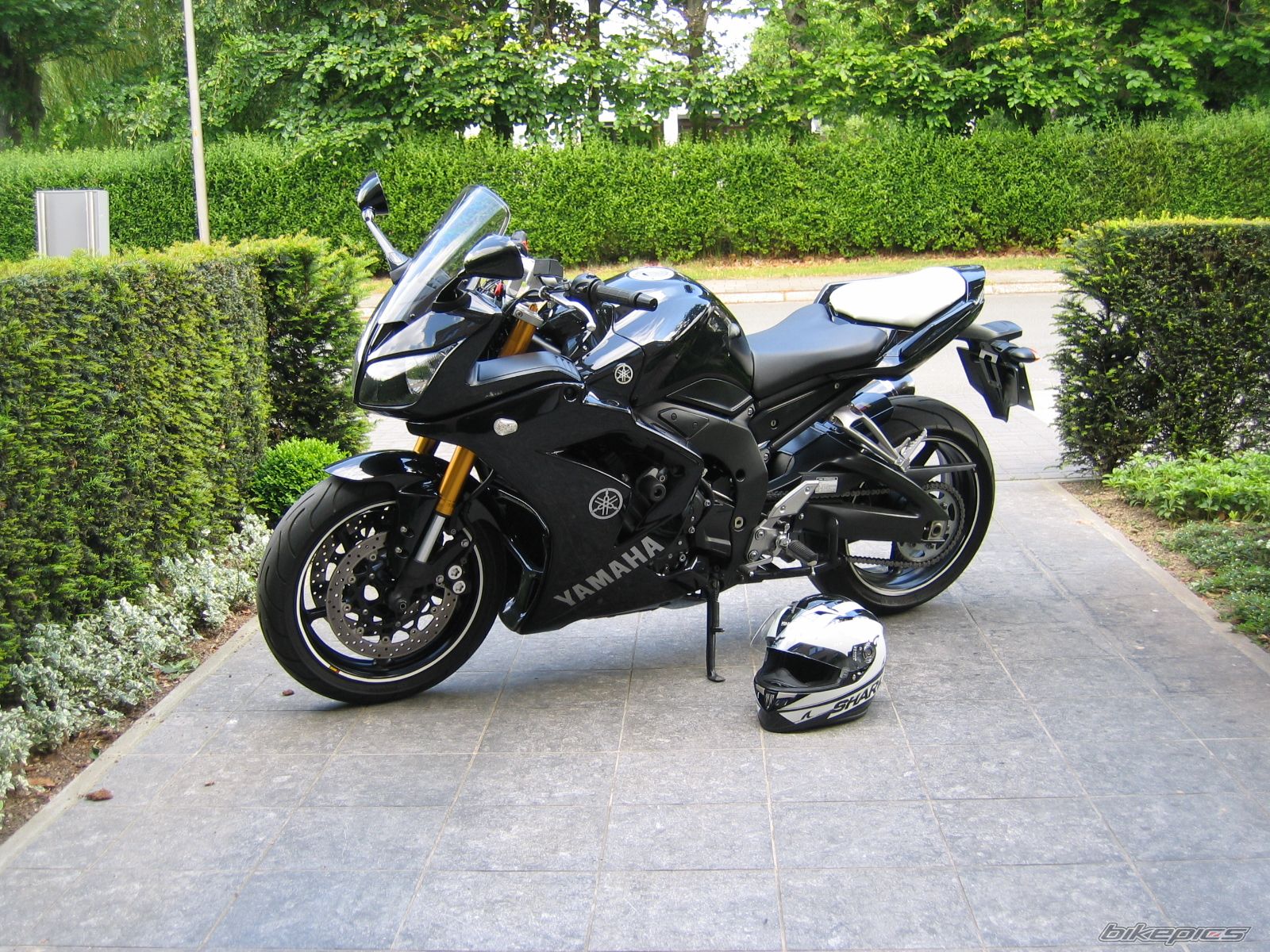 2006款雅马哈FZ1摩托车图片2