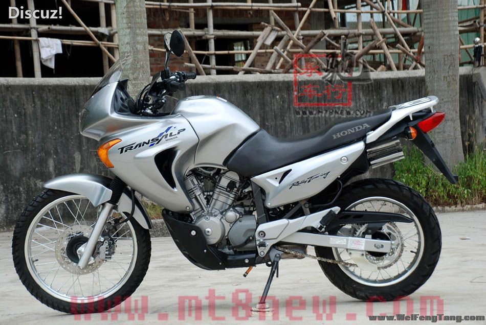 2004年本田阿尔卑斯XL-650V 图片 1