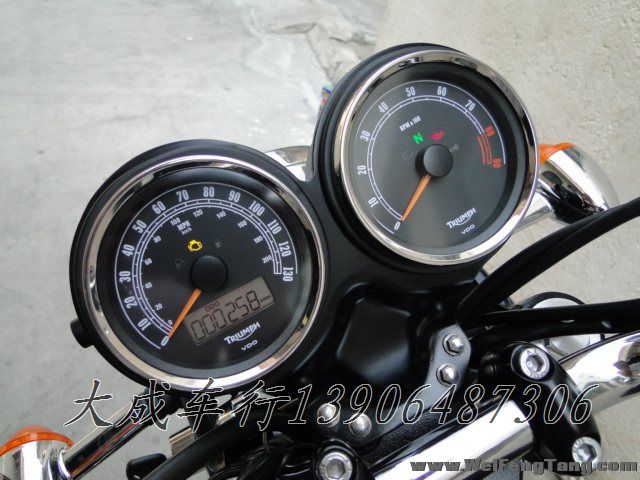 2010年原版原漆黑色英国复古街车Bonneville 凯旋 T100 图片 1