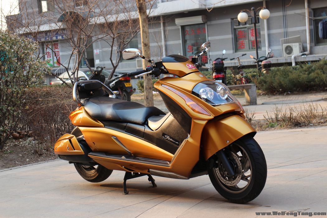 2009年铃木嘎马250摩托车 踏板摩托中的劳斯莱斯 金色 成色新 图片 2