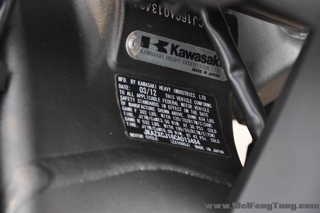 2012年3月生产的黑色川崎ZX-10R Ninja ZX-10R图片 3