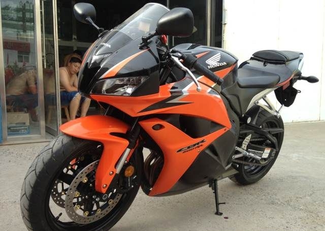 2010款 本田 CBR600F5 只行驶800公里 橘红色 图片 2