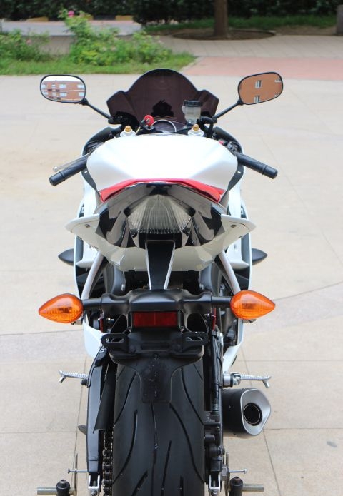 款雅马哈YZF-R6摩托车图片3