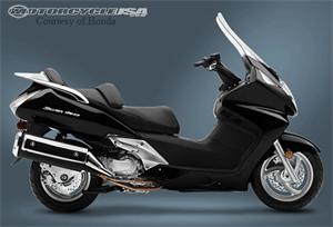 2011款本田Silver Wing ABS摩托车图片